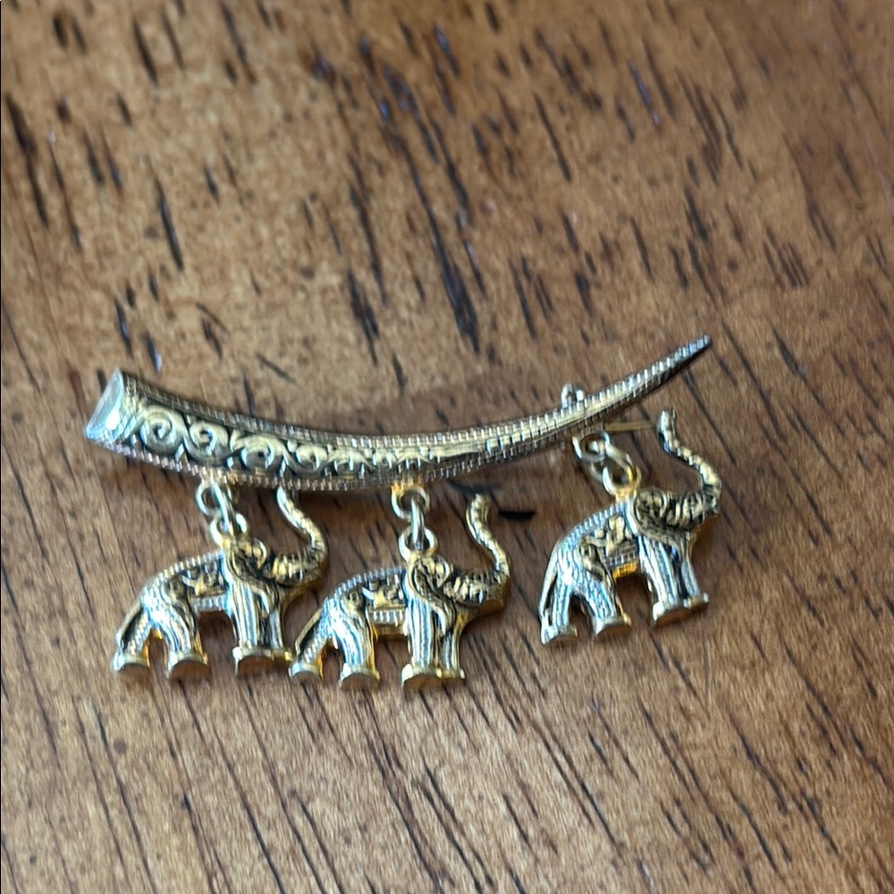 Vintage Damascene Gold Elephant Brooch